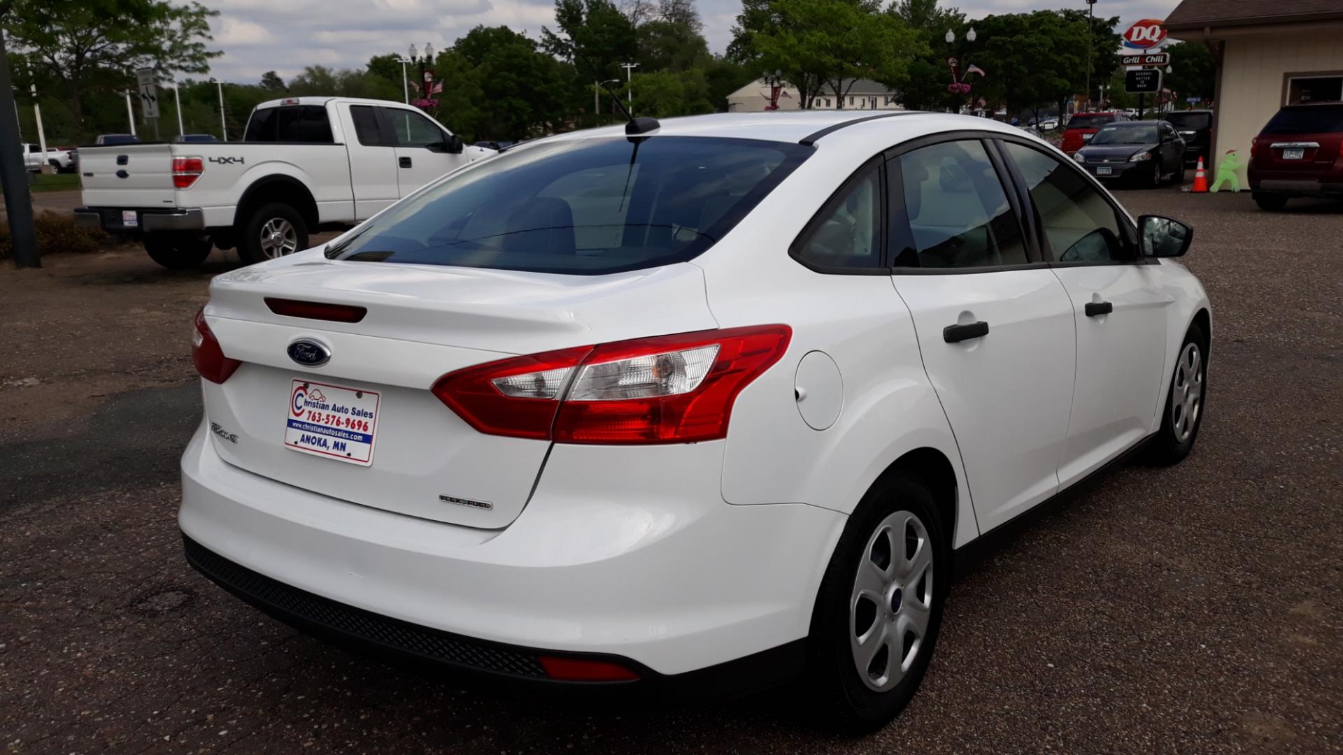 2014 Ford Focus S Sedan (1FADP3E21EL) with an 2.0L L4 DOHC 16V engine, AUTO transmission, located at 434 West Main Street, Anoka, MN, 55303, (763) 576-9696, 45.201759, -93.396706 - 2014 FORD FOCUS S, ONE OWNER, SUPER CLEAN, WITH ONLY 66,242 MILES - Photo#4